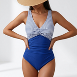 Rayures diagonales bleu marine