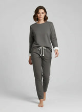 Gris foncé